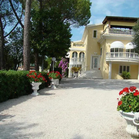 Flo Di Charme Villa *